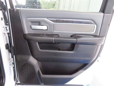 Used 2022 RAM 2500 Big Horn AWD/4WD image 30