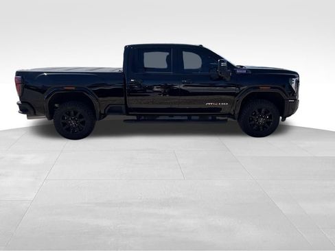 Used 2025 GMC Sierra 2500 AT4 w/ AT4 Preferred Package AWD/4WD image 4