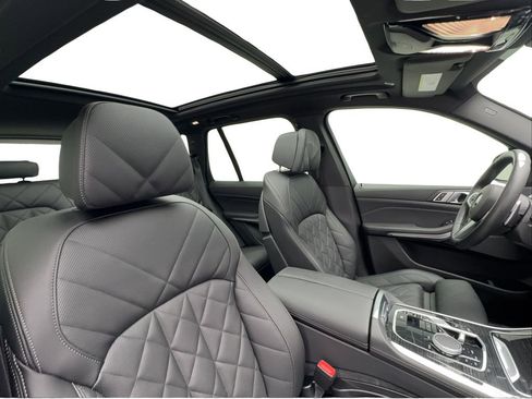 Used 2025 BMW X5 sDrive40i w/ M Sport Package RWD image 31