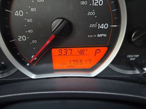 Used 2013 Toyota Yaris L image 21