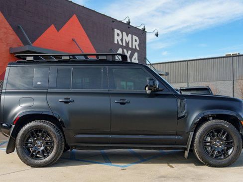 Used 2022 Land Rover Defender 110 X-Dynamic SE image 4