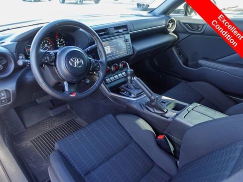 Certified 2023 Toyota GR86 image 4