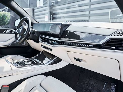 Used 2024 BMW X7 M60i w/ Executive Package AWD/4WD image 42