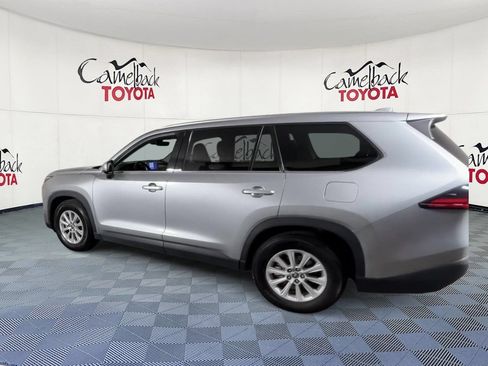 Used 2025 Toyota Grand Highlander AWD image 8
