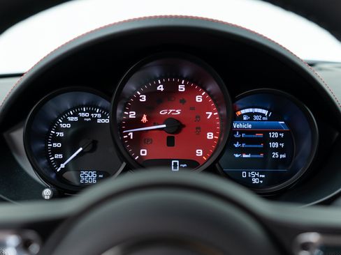Certified 2025 Porsche 718 Cayman GTS RWD image 28