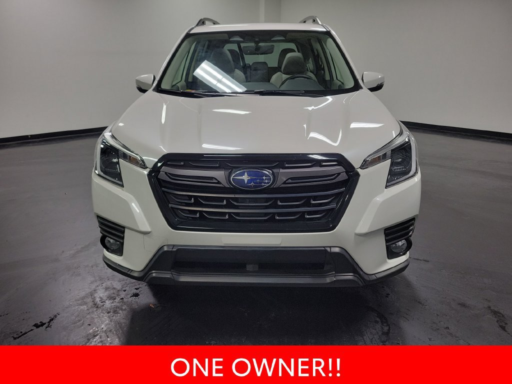 Used 2023 Subaru Forester Limited AWD/4WD image 3