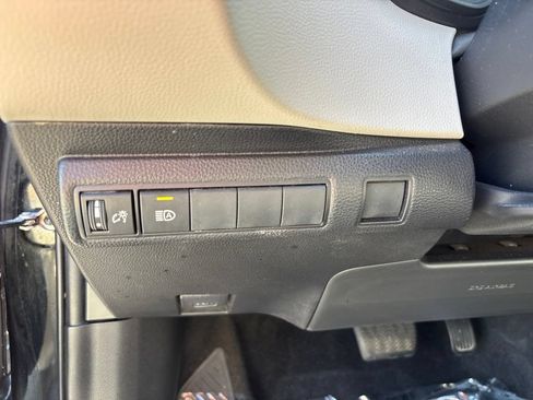 Used 2023 Toyota Corolla LE FWD image 44
