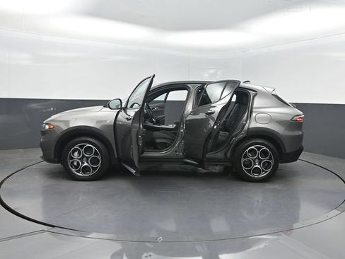 Used 2024 Alfa Romeo Tonale Ti AWD/4WD image 38