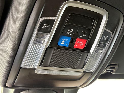 Used 2024 RAM 1500 Laramie AWD/4WD image 27