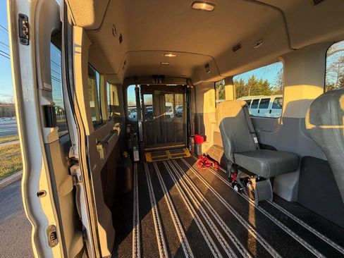 Used 2017 Ford Transit 350 XL RWD image 29