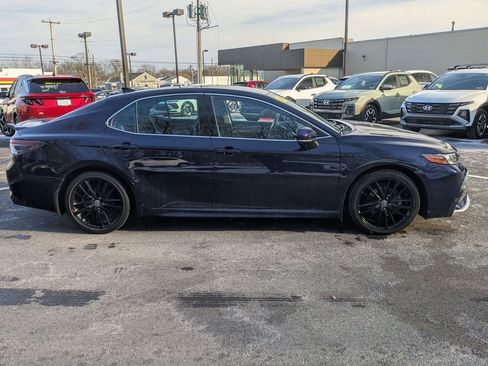 Used 2022 Toyota Camry XSE image 4