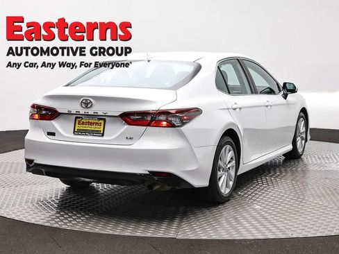 Used 2023 Toyota Camry LE FWD image 5