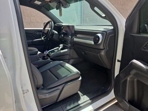Used 2023 Chevrolet Colorado LT w/ LT Convenience Package III RWD image 9