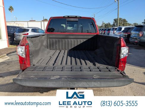 Used 2019 Nissan Titan SV w/ SV Convenience Package image 12