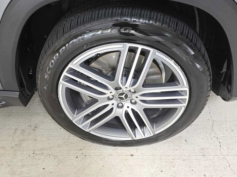 Used 2021 Mercedes-Benz GLS 450 4MATIC image 9