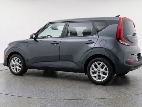 Used 2025 Kia Soul LX w/ LX Technology Package FWD image 6
