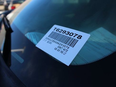 Used 2017 Chevrolet Equinox LT w/ Sport Edition image 27