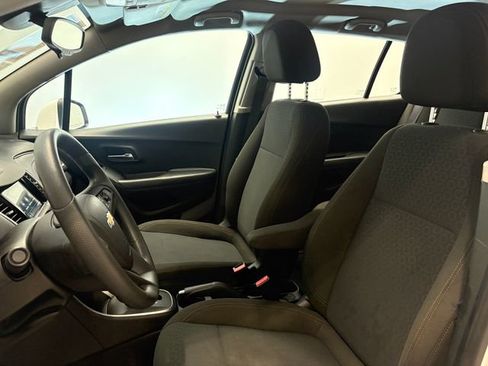 Used 2018 Chevrolet Trax LS image 8