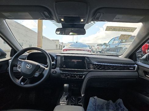 Used 2025 Toyota Camry LE FWD image 7