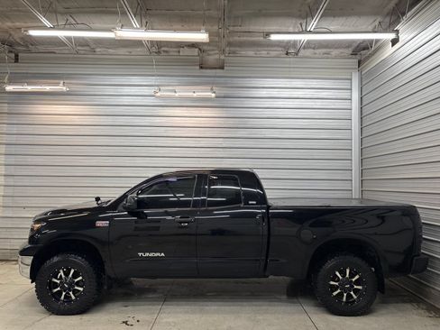 Used 2012 Toyota Tundra 4x4 Double Cab w/ SR5 Pkg image 8
