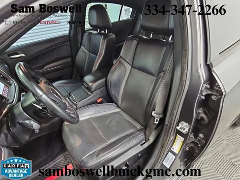 Used 2017 Dodge Charger R/T w/ Premium Group RWD image 28