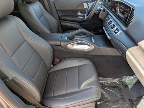 Used 2025 Mercedes-Benz GLE 450e 4MATIC image 12