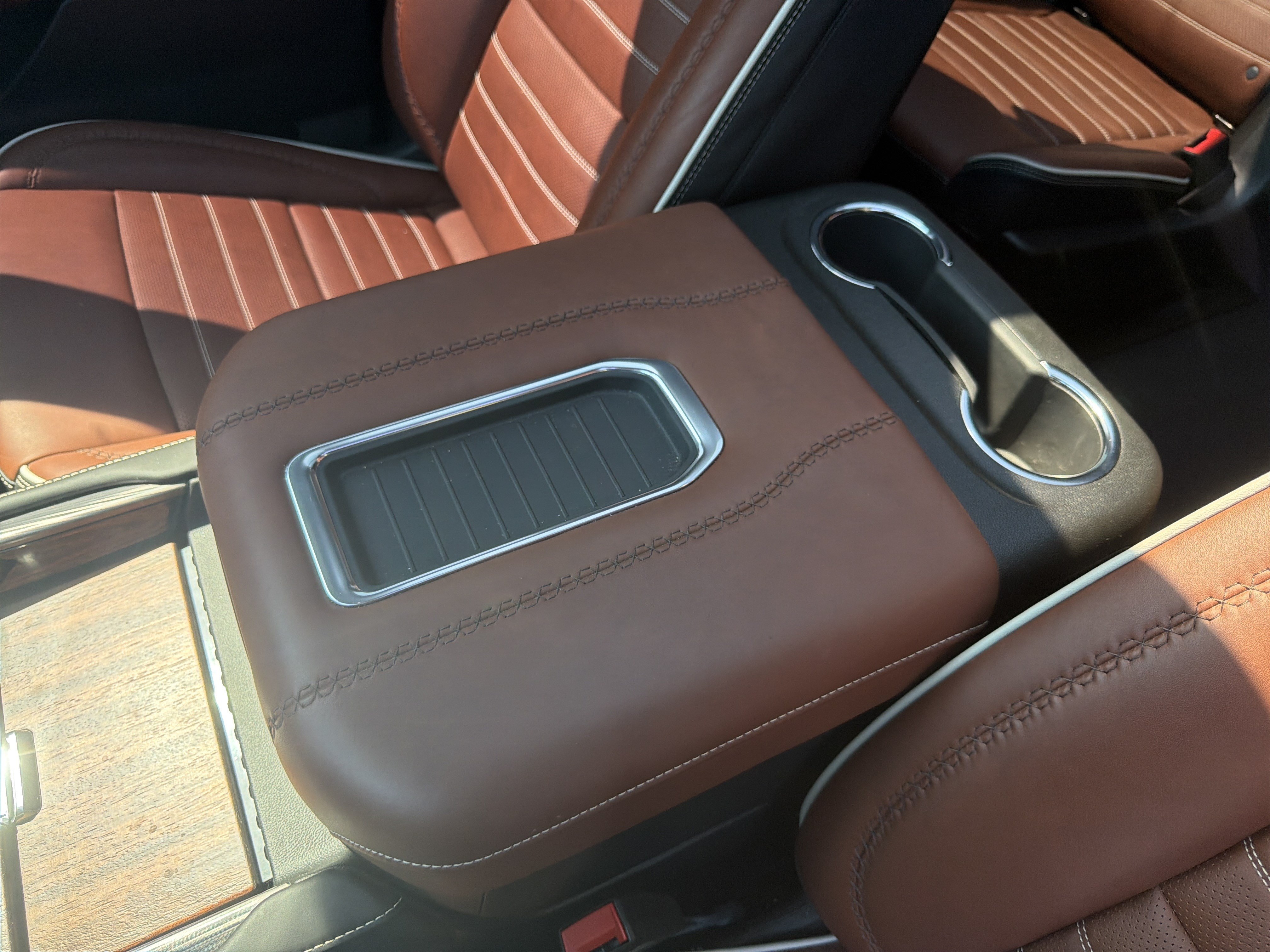 Used 2023 GMC Yukon Denali Ultimate w/ LPO, Floor Liner Package AWD/4WD image 86