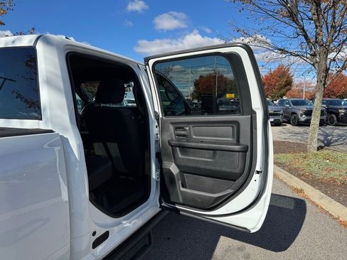 Used 2024 RAM 2500 Tradesman w/ Chrome Appearance Group image 20