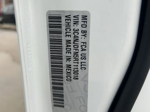 Used 2024 Jeep Compass Latitude w/ Sun and Sound Group image 12