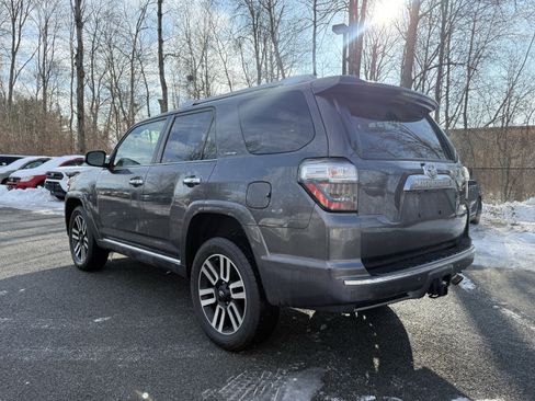 Used 2020 Toyota 4Runner Limited image 9