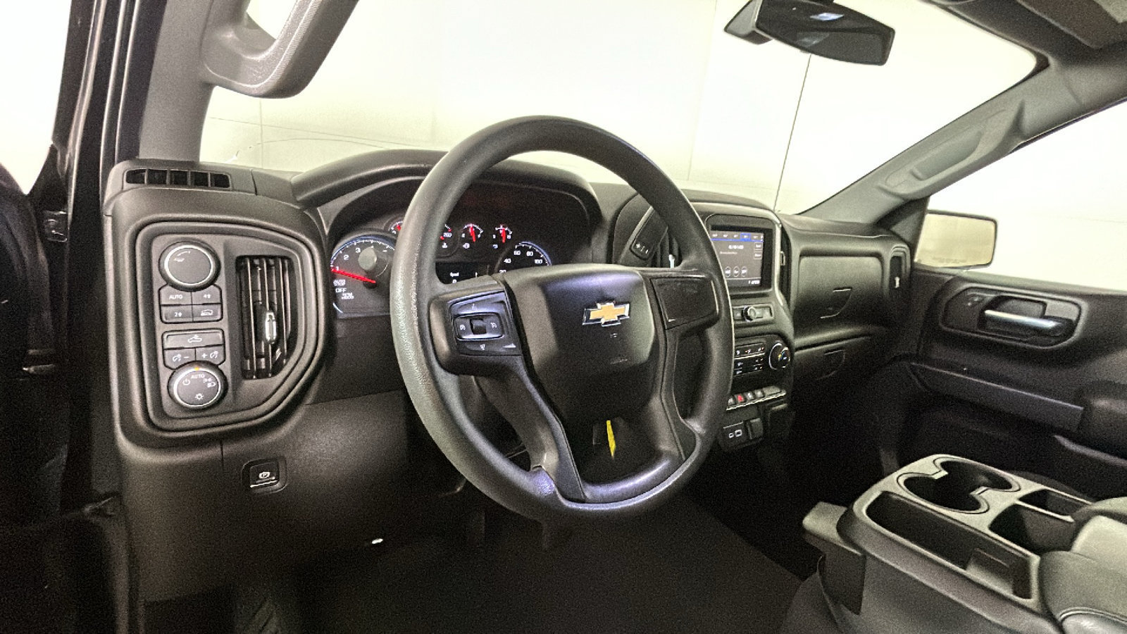 Used 2021 Chevrolet Silverado 1500 Custom w/ LPO, Dark Essentials Package AWD/4WD image 17