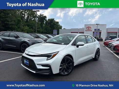 Used 2025 Toyota Corolla XSE FWD image 1