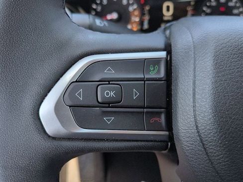 Used 2025 Jeep Compass Latitude AWD/4WD image 17