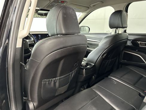 Used 2024 Kia Telluride LX FWD image 27