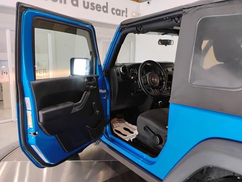 Used 2015 Jeep Wrangler Sport AWD/4WD image 7