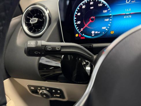 Used 2021 Mercedes-Benz GLA 250 4MATIC w/ Premium Package image 34