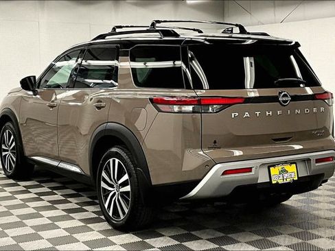 Used 2023 Nissan Pathfinder Platinum AWD/4WD image 3