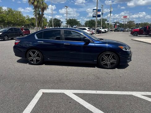 Used 2017 Honda Accord Sport image 4