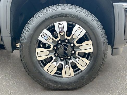 New 2026 GMC Sierra 2500 Denali w/ Denali Reserve Package image 19