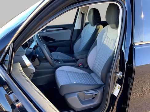 New 2026 Volkswagen Tiguan S FWD image 9