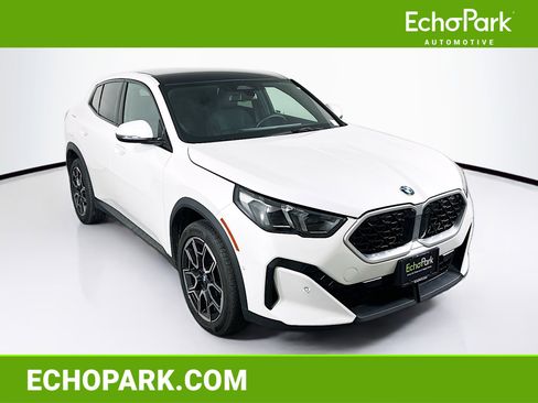 Used 2025 BMW X2 xDrive28i AWD/4WD image 1