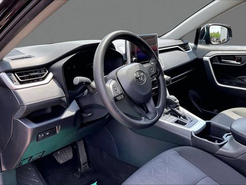Used 2025 Toyota RAV4 XLE AWD/4WD image 13