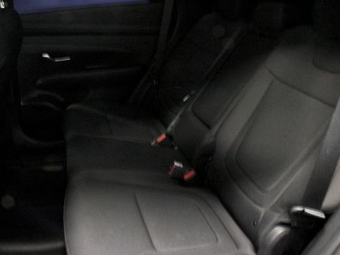 Used 2025 Hyundai Tucson SE FWD image 21