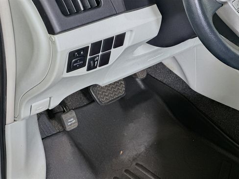Used 2015 Toyota Prius Four FWD image 16