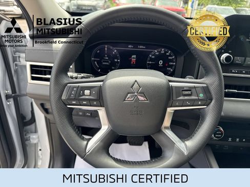 Used 2023 Mitsubishi Outlander 4WD Plug-In Hybrid image 24