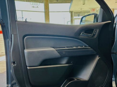 Used 2019 Chevrolet Colorado Z71 AWD/4WD image 33