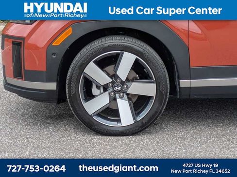 Used 2025 Hyundai Santa Fe Limited FWD image 10