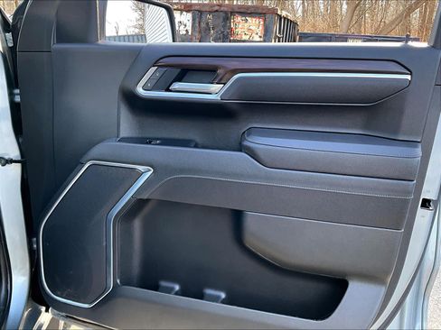 Used 2026 GMC Sierra 1500 SLT image 12