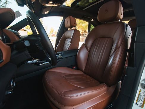 Used 2022 Maserati Levante GT image 17