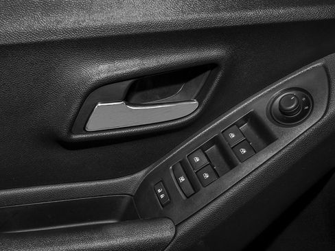 Used 2016 Chevrolet Trax LS w/ LPO, Cargo Package FWD image 23